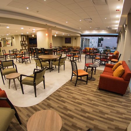 Holiday Inn Express Guadalajara Aeropuerto By Ihg Las Pintas Eksteriør billede
