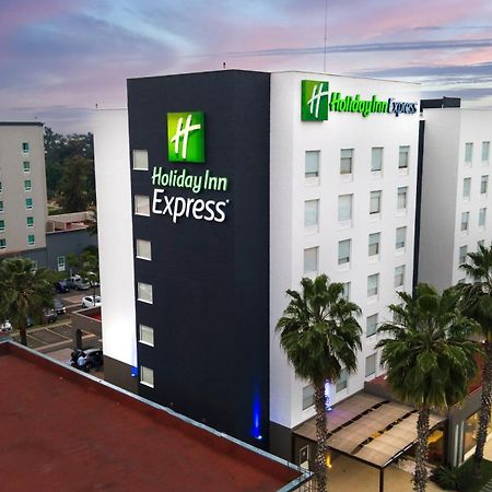 Holiday Inn Express Guadalajara Aeropuerto By Ihg Las Pintas Eksteriør billede