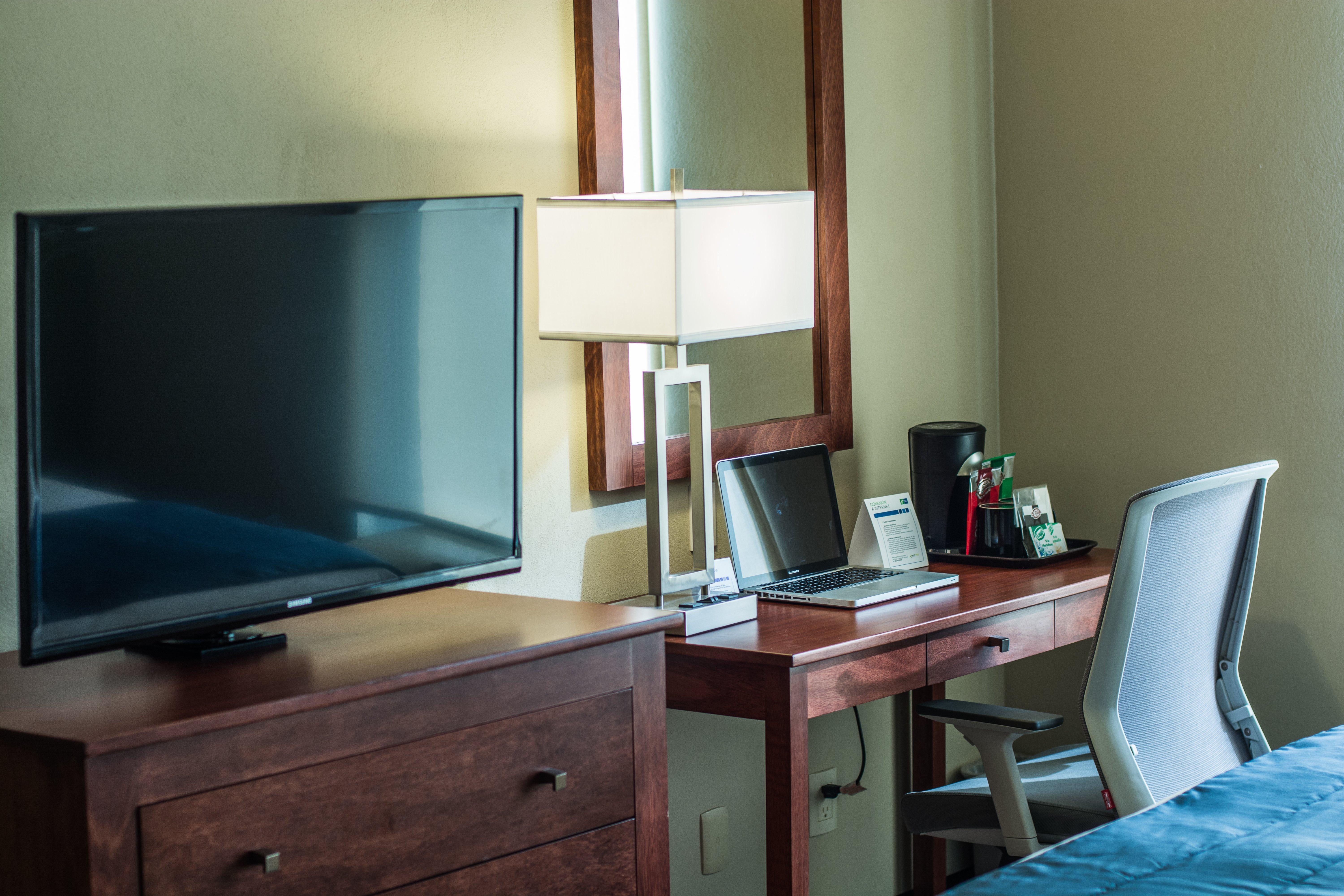 Holiday Inn Express Guadalajara Aeropuerto By Ihg Las Pintas Eksteriør billede