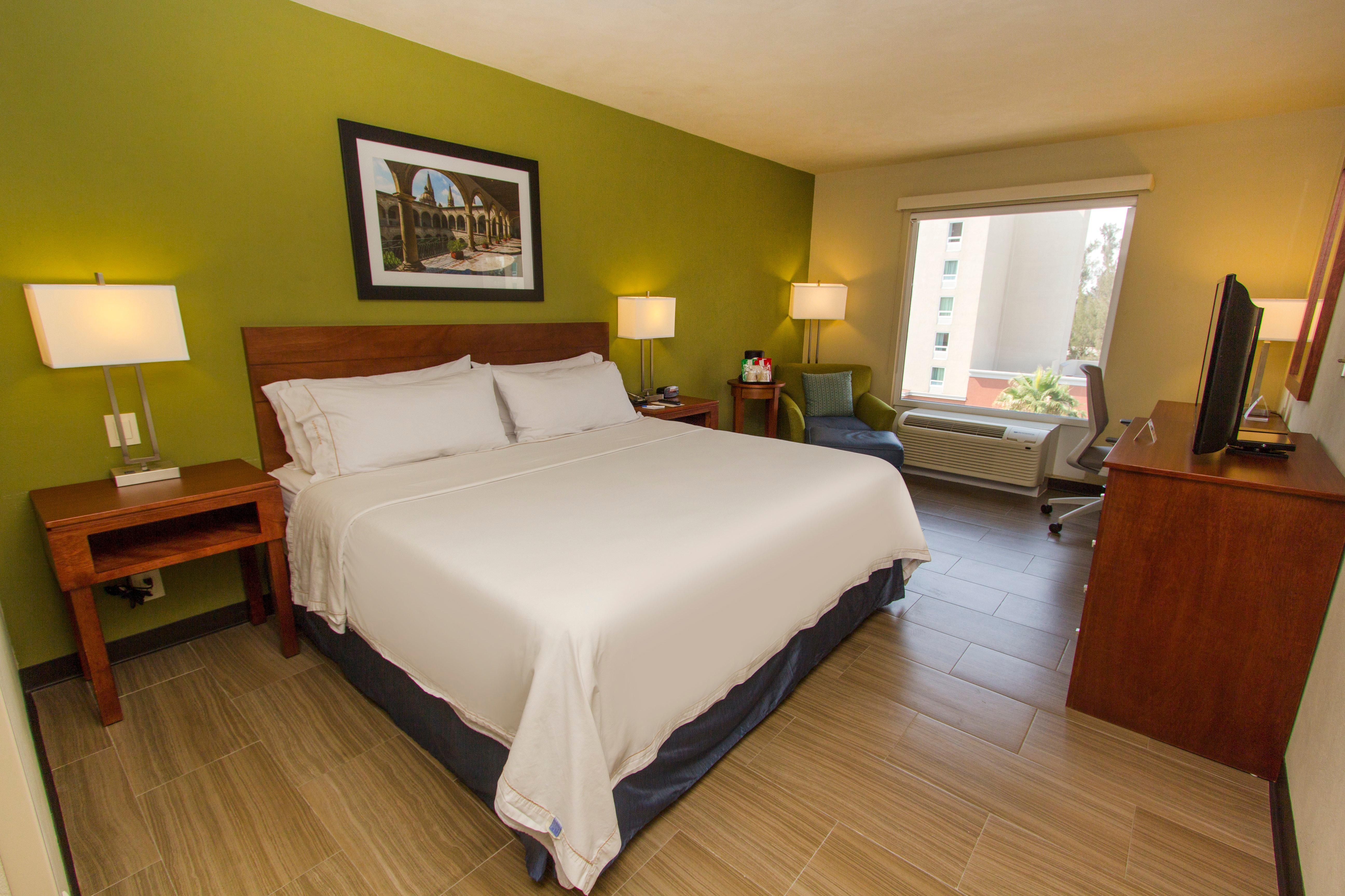 Holiday Inn Express Guadalajara Aeropuerto By Ihg Las Pintas Eksteriør billede