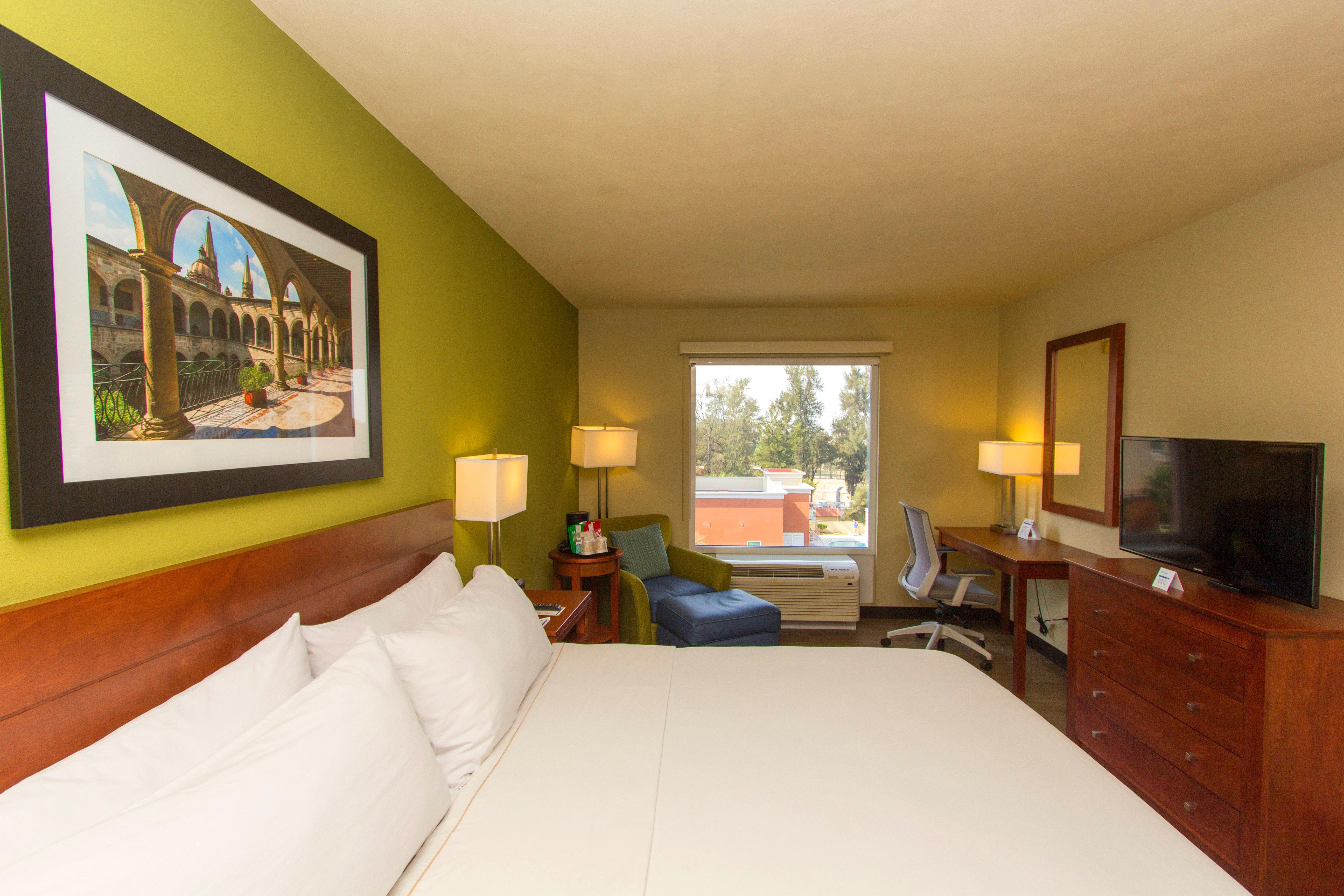 Holiday Inn Express Guadalajara Aeropuerto By Ihg Las Pintas Eksteriør billede