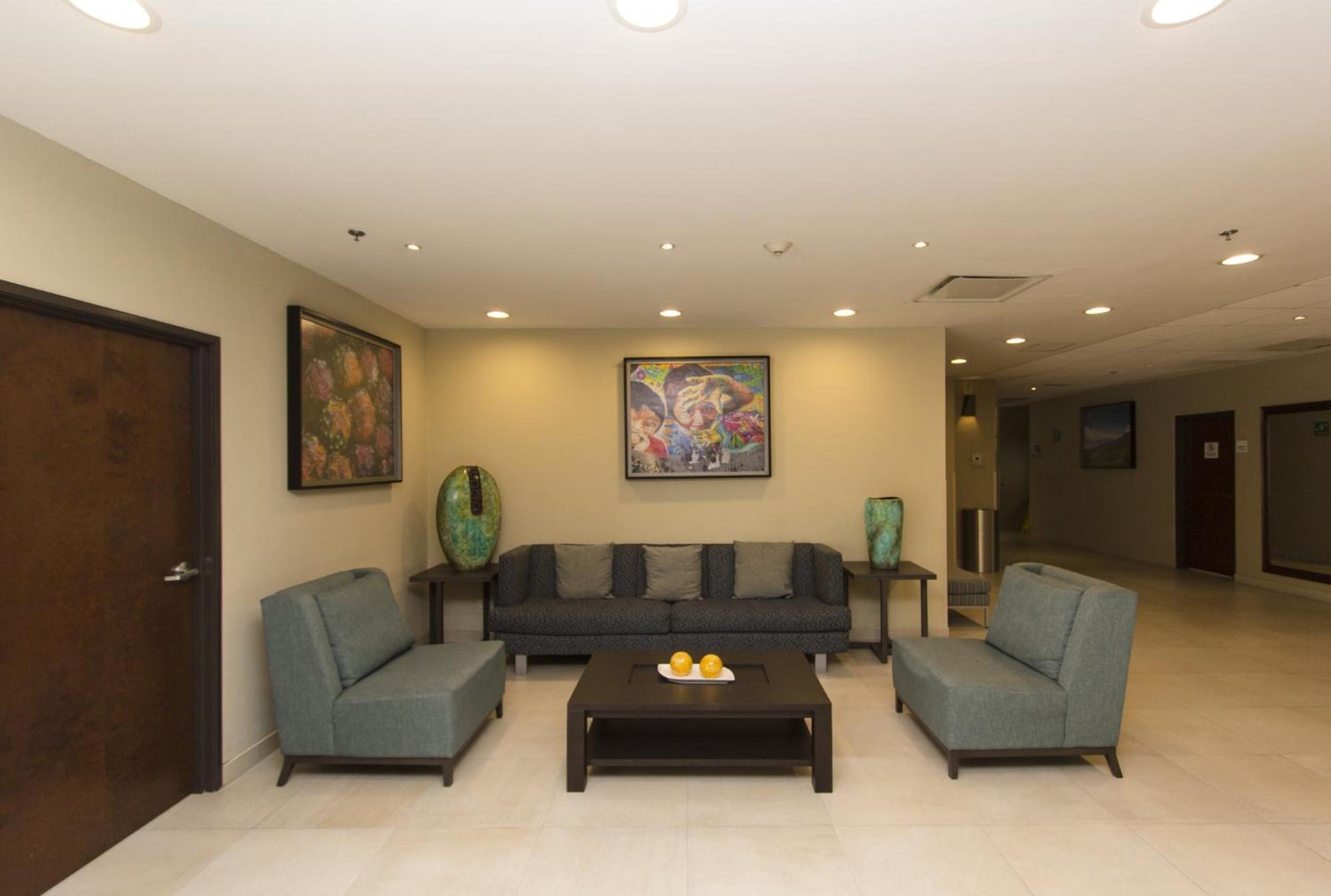 Holiday Inn Express Guadalajara Aeropuerto By Ihg Las Pintas Eksteriør billede