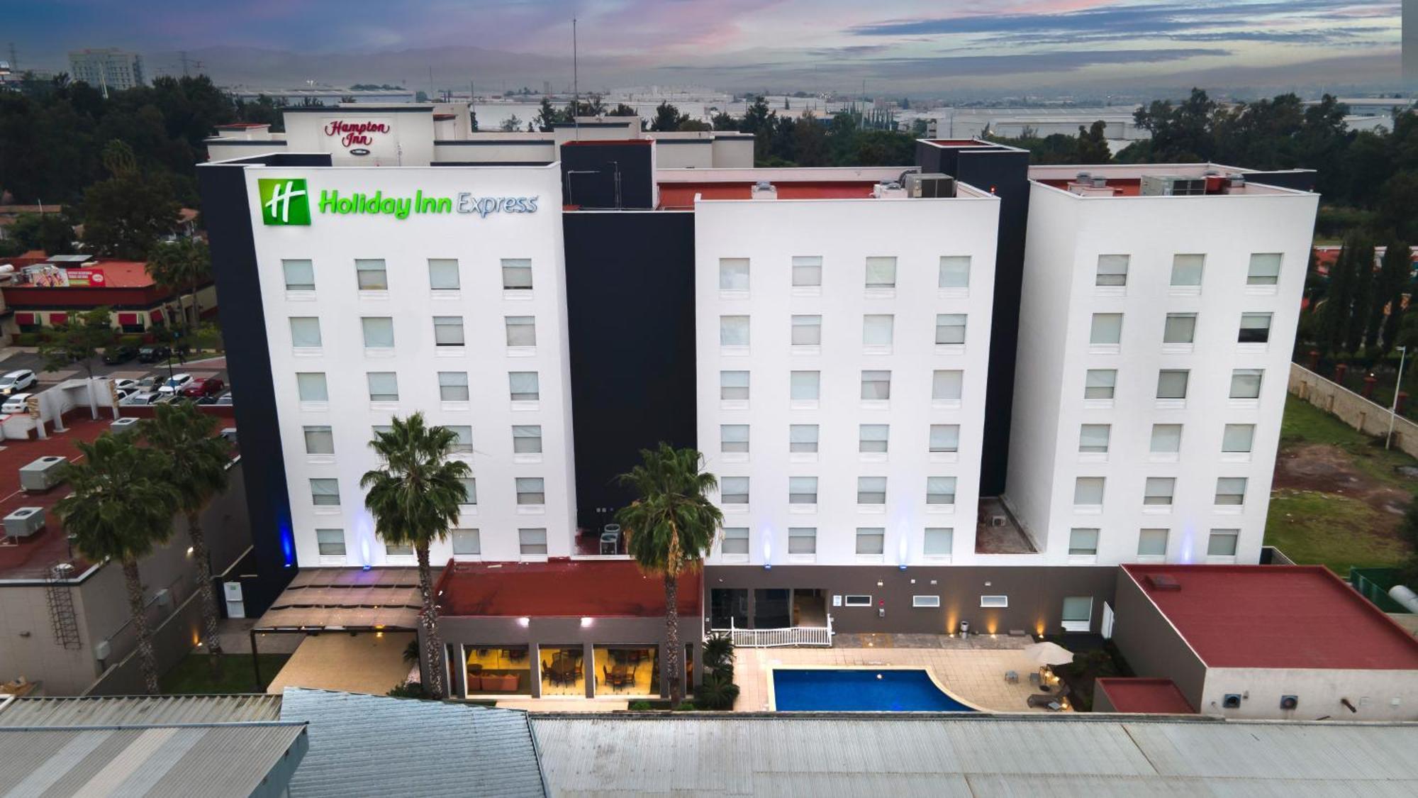 Holiday Inn Express Guadalajara Aeropuerto By Ihg Las Pintas Eksteriør billede