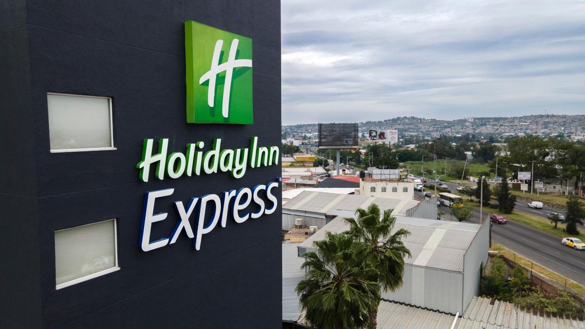 Holiday Inn Express Guadalajara Aeropuerto By Ihg Las Pintas Eksteriør billede