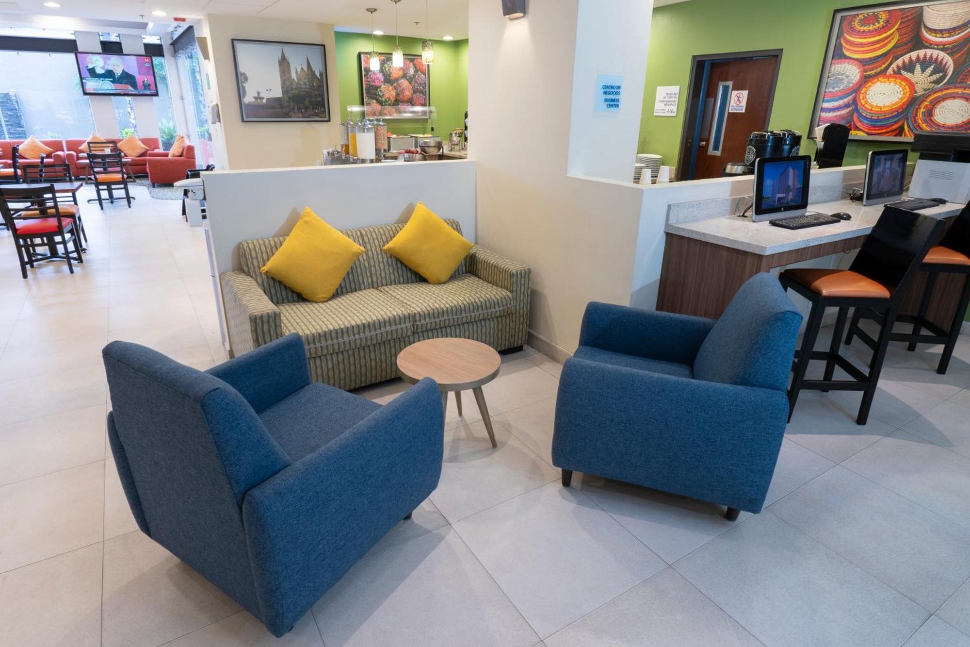 Holiday Inn Express Guadalajara Aeropuerto By Ihg Las Pintas Eksteriør billede