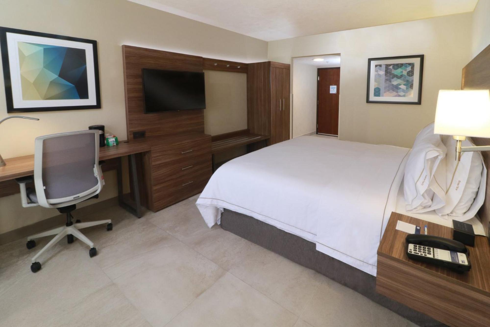 Holiday Inn Express Guadalajara Aeropuerto By Ihg Las Pintas Eksteriør billede