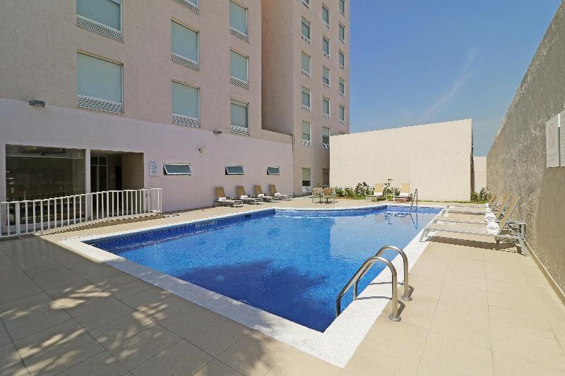 Holiday Inn Express Guadalajara Aeropuerto By Ihg Las Pintas Eksteriør billede